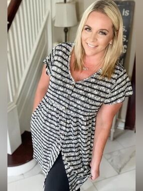 LuLaRoe Black and White Striped V-Neck Short Sleeve Tunic Dress